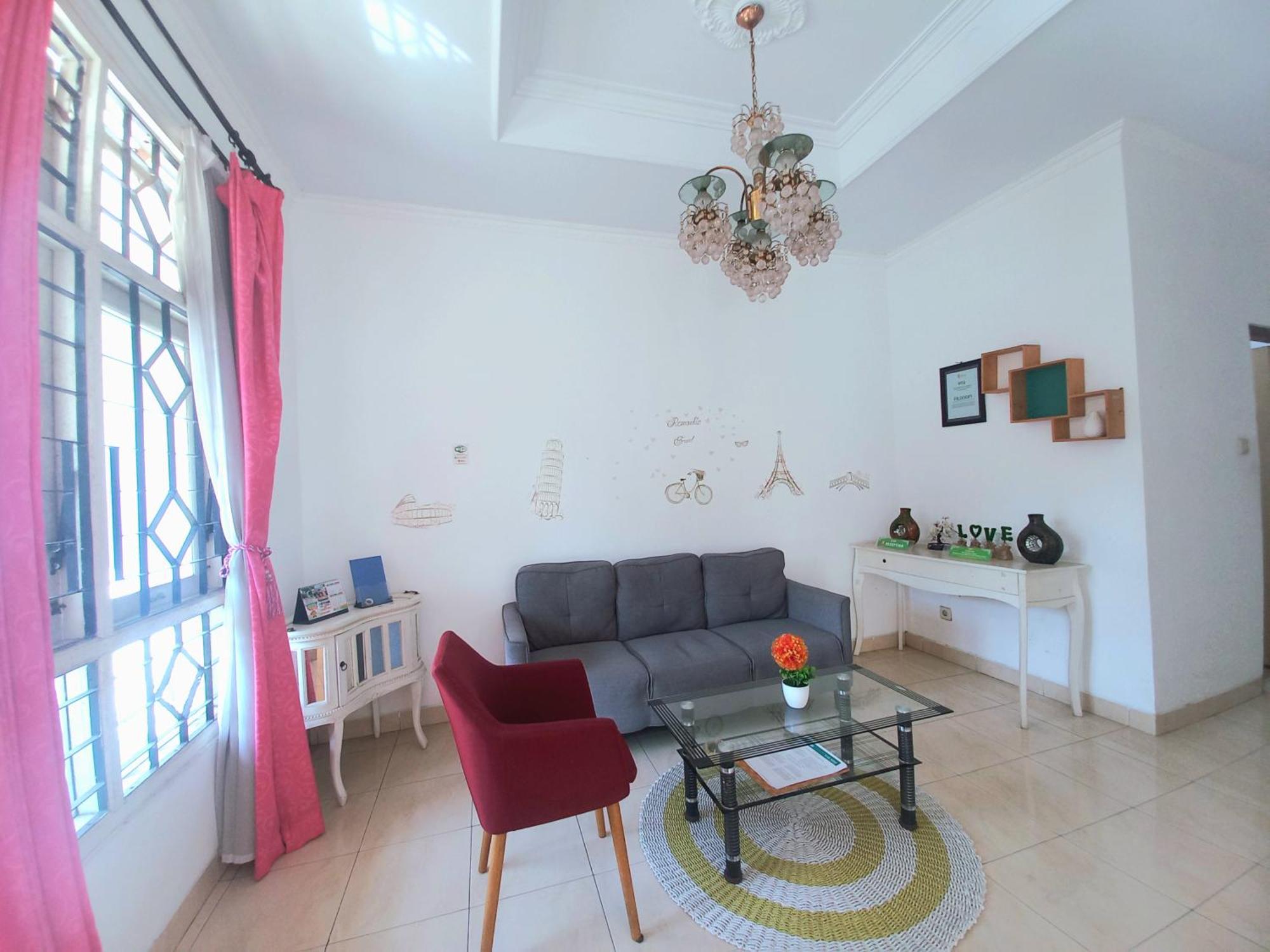 Homestay Jogja Dekat Gembiraloka By Simply Homy Yogyakarta Dış mekan fotoğraf